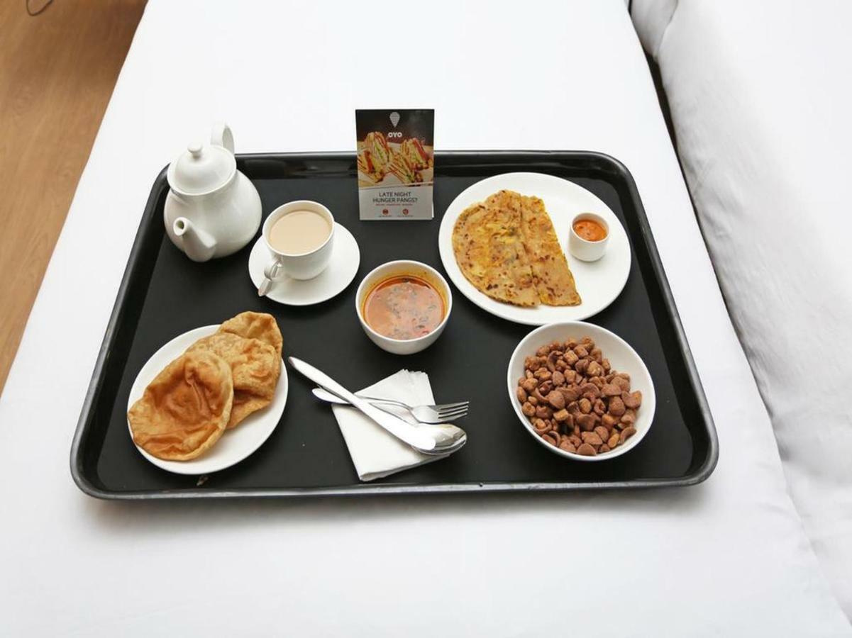 Oyo 42009 Hotel A One Suite Mumbai Exteriör bild